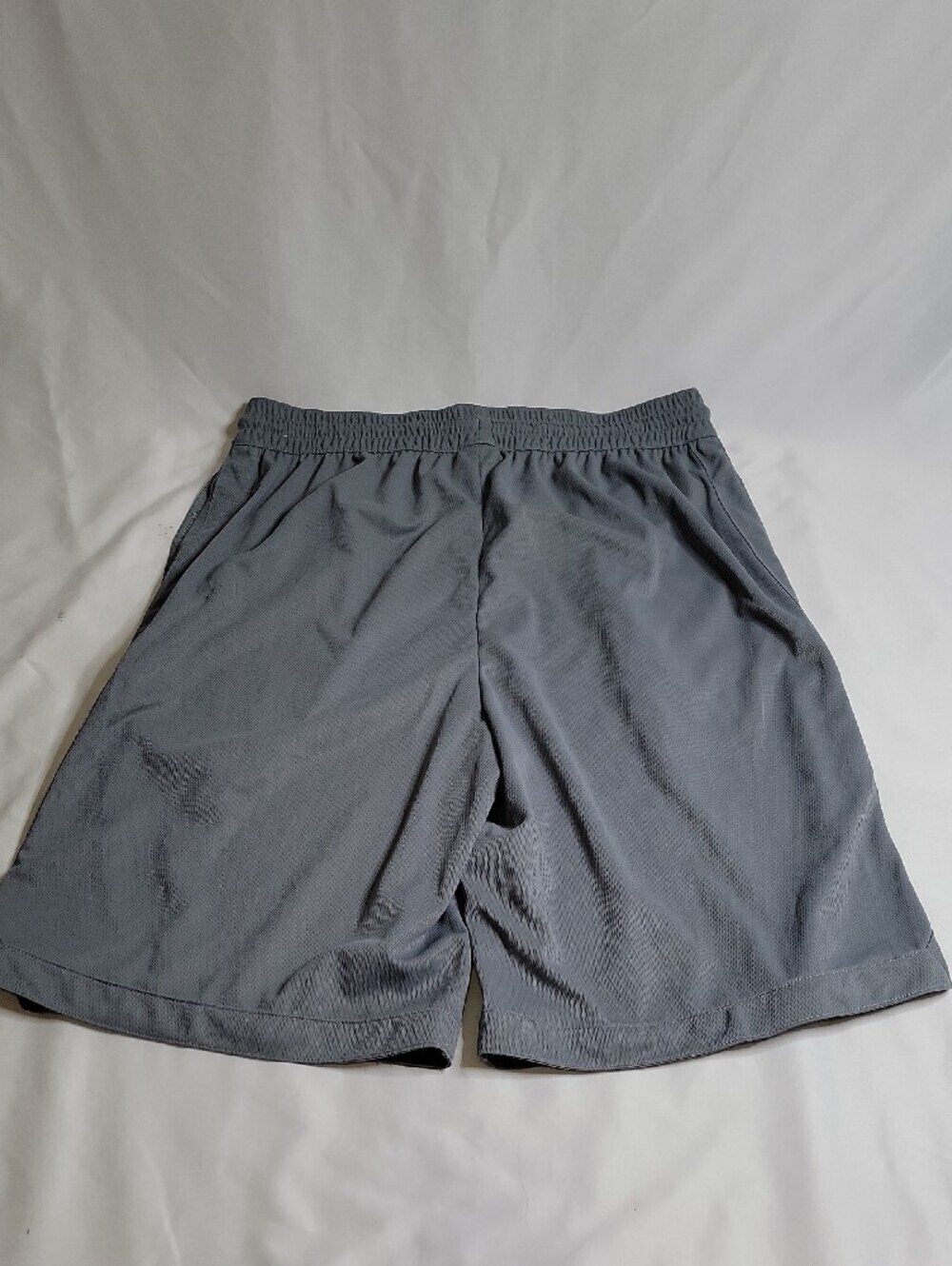 Nike Men’s Light Gray Performance Athletic Shorts - Picture 4 of 4